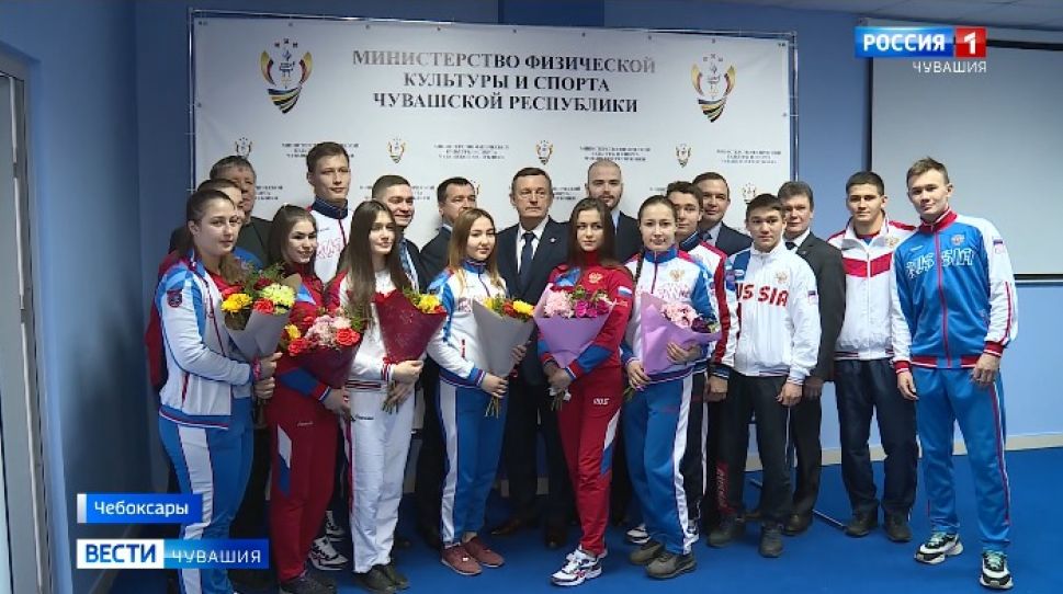   Юных самбистов из Чувашии поздравили с наградами  