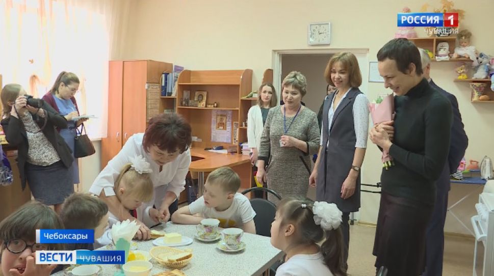  Рок-певица Юлия Чичерина  оценила теплую атмосферу в Чебоксарском реабилитационном центре для детей