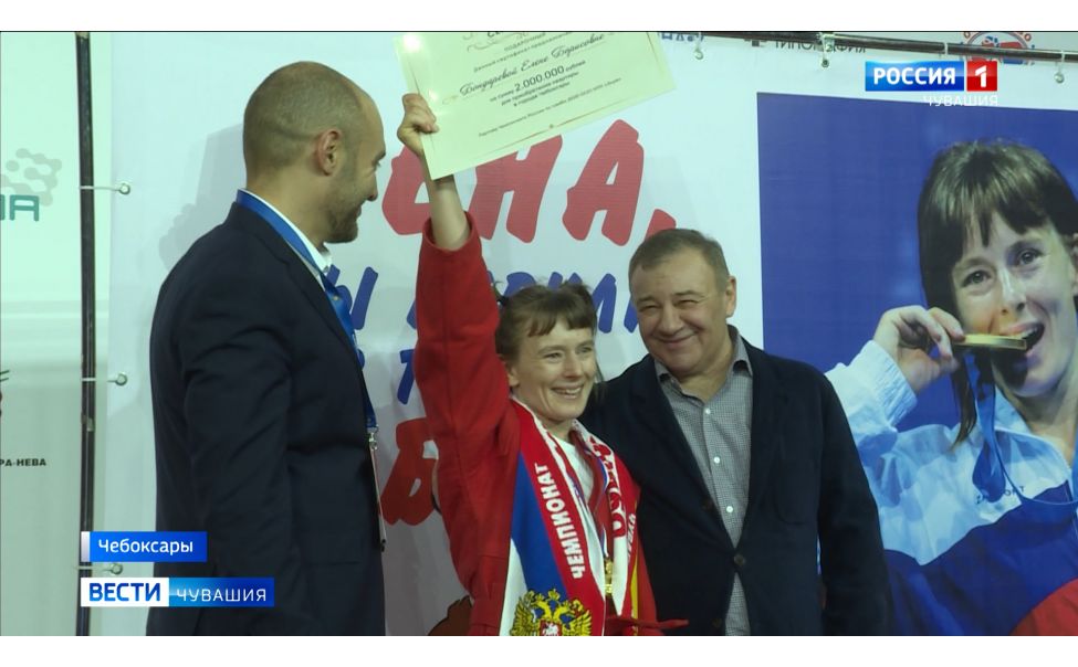   Победный отсчет на Чемпионате России по самбо открыла представительница Чувашии  