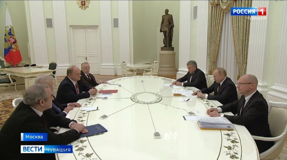  Около 900 предложений поступило в рабочую группу по разработке поправок в Конституцию 