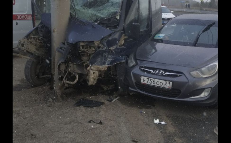   В Чебоксарах в ДТП Hyundai Solaris и маршрутки пострадали 6 человек 