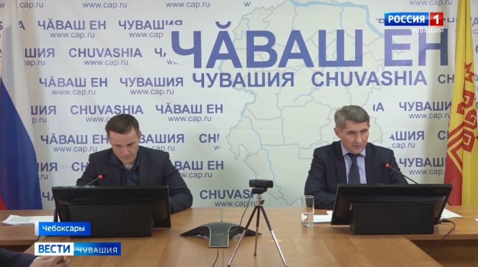 600 вопросов поступило на прямую линию Олега Николаева с представителями бизнеса Чувашии