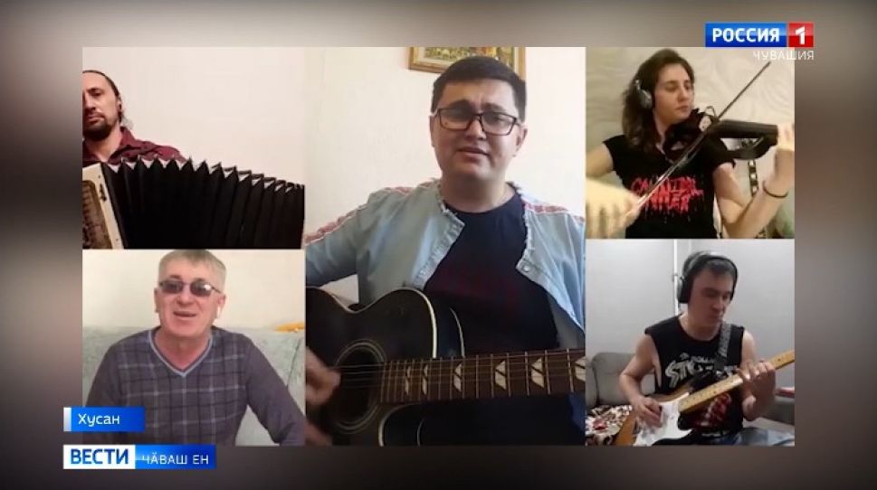 Шӳтлеҫҫӗ, юрлаҫҫӗ, сӑвӑ-юмах калаҫҫӗ