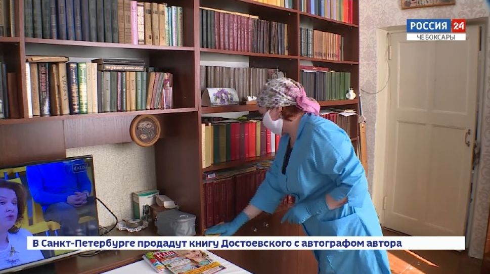 Олег Николаев поздравил соцработников Чувашии с профессиональным праздником