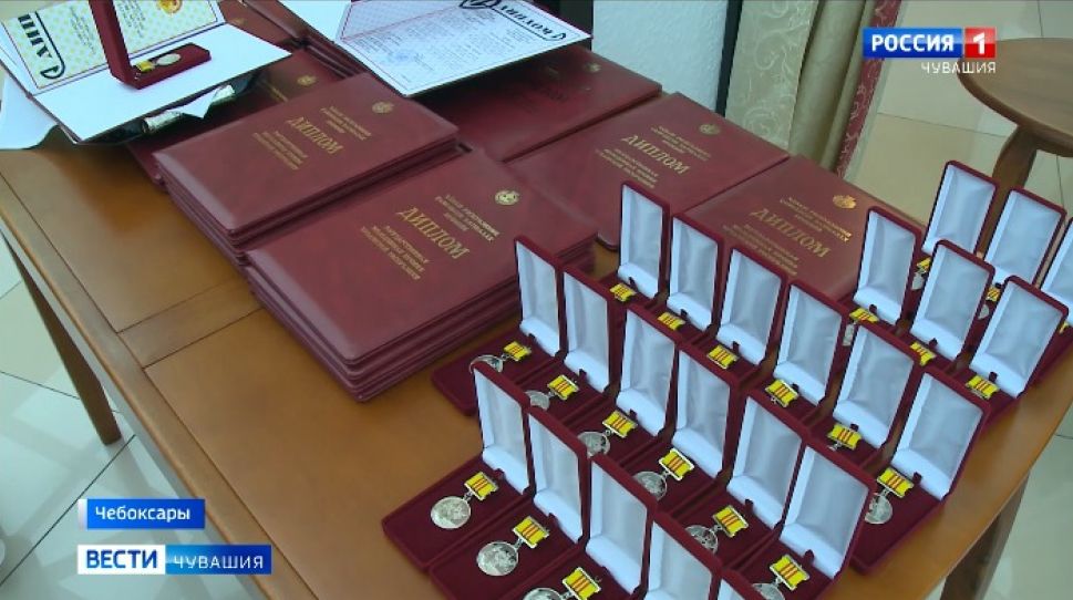 Олег Николаев вручил Государственные молодежные премии Чувашской Республики