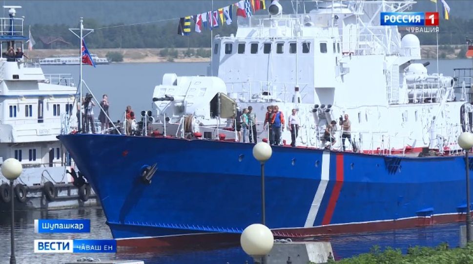 Шупашкара ҫӗршыв чиккине хуралланӑ "Чебоксары" карап килсе ҫитрӗ