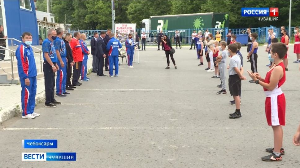 Боксеры Чувашии отмечают День Бокса