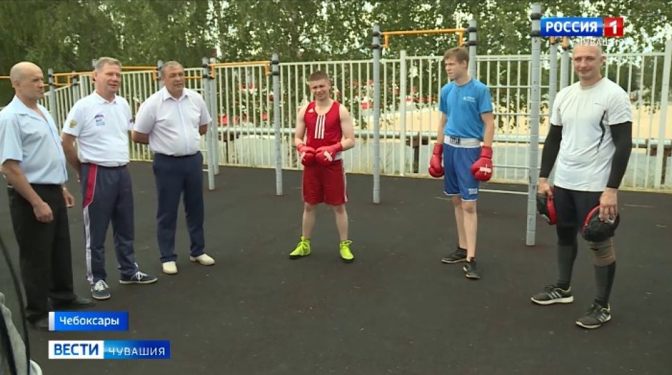 Глава Чебоксар поздравил боксеров с профессиональным праздником