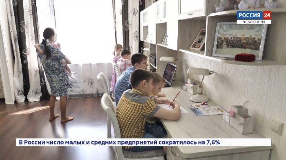 В Чувашии в 1-ый день более 160 человек оформили выплату на сбор детей в школу