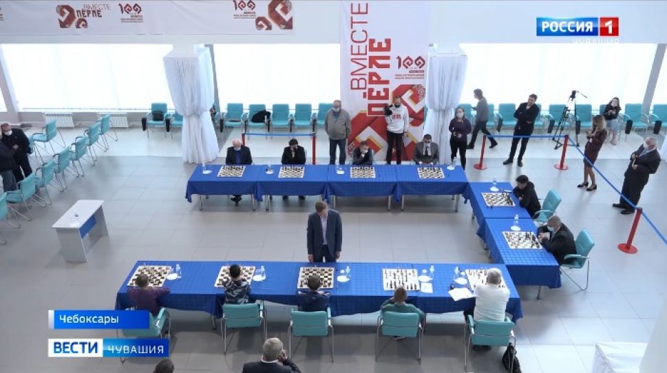 В Чувашии Сергей Карякин провел сеанс одновременной игры в шахматы