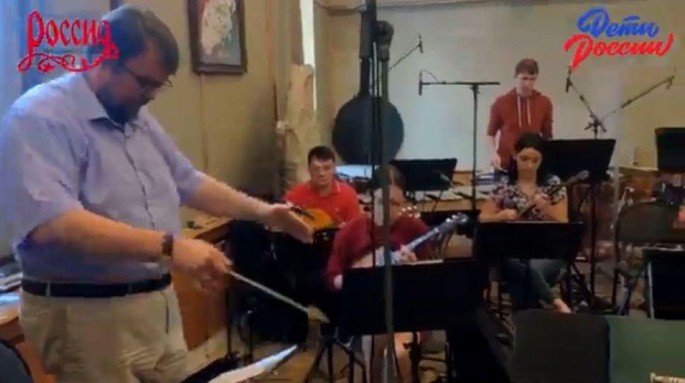  Для чебоксарских "Детей России" уникальную аранжировку подготовил академический ансамбль "Россия" 