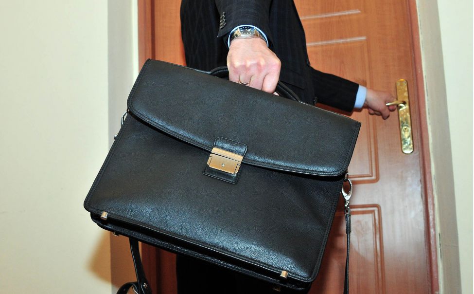 Вурнарское собрание депутатов приняло отставку Леонида Николаева