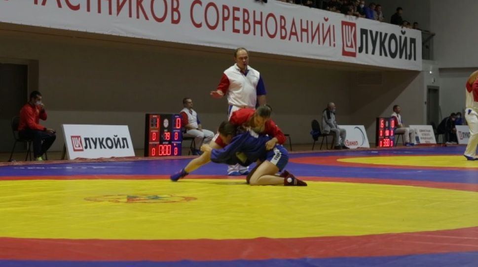 Чувашские самбисты завоевали 5 медалей на Кубке России