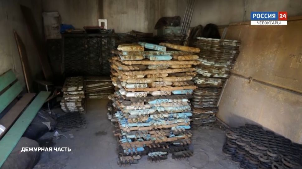 Чебоксарец хранил украденные ограждения с кладбищ на даче