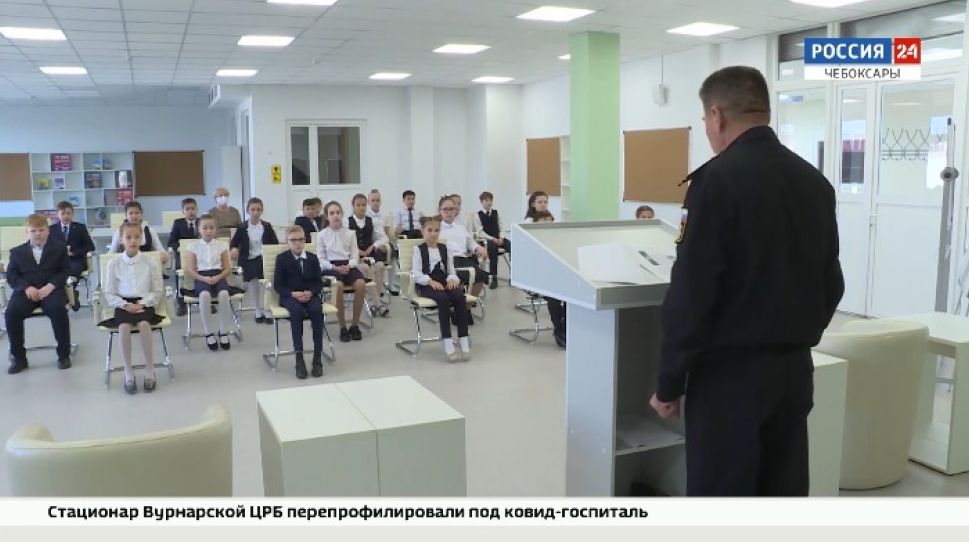 Помнить - значит знать: чебоксарским школьникам рассказали о подвиге строителей Сурского рубежа 