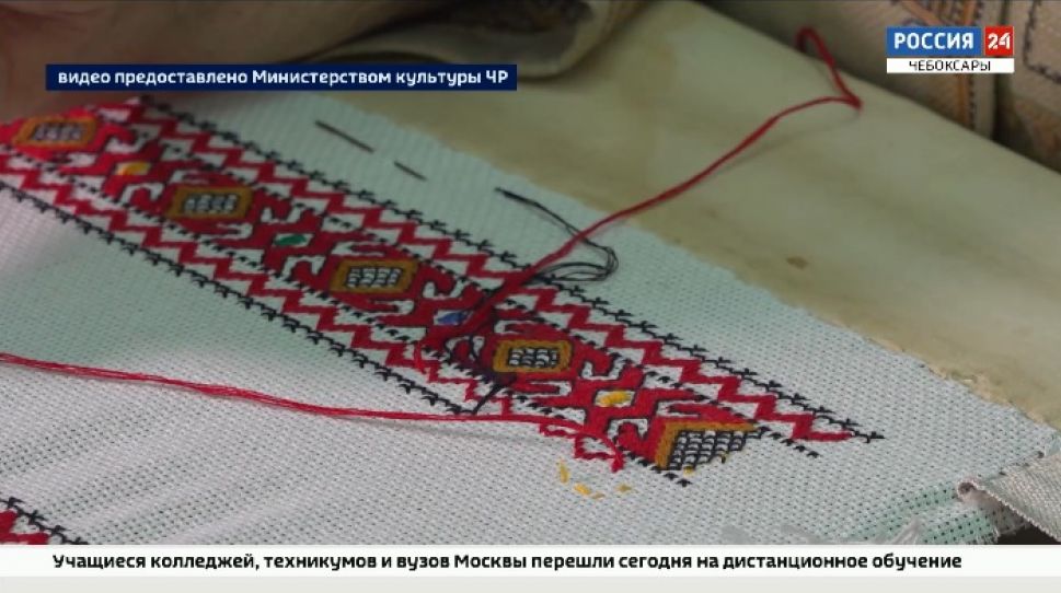 В Чувашии 26 мастериц вышивки представят 6-метровое головное покрывало "Сурпан"