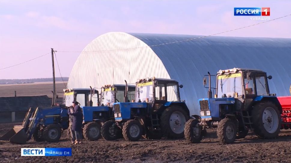 Чӑваш Енри хуҫалӑхсем кӑҫал нихҫанхинчен нумай трактор-комбайн туяннӑ 