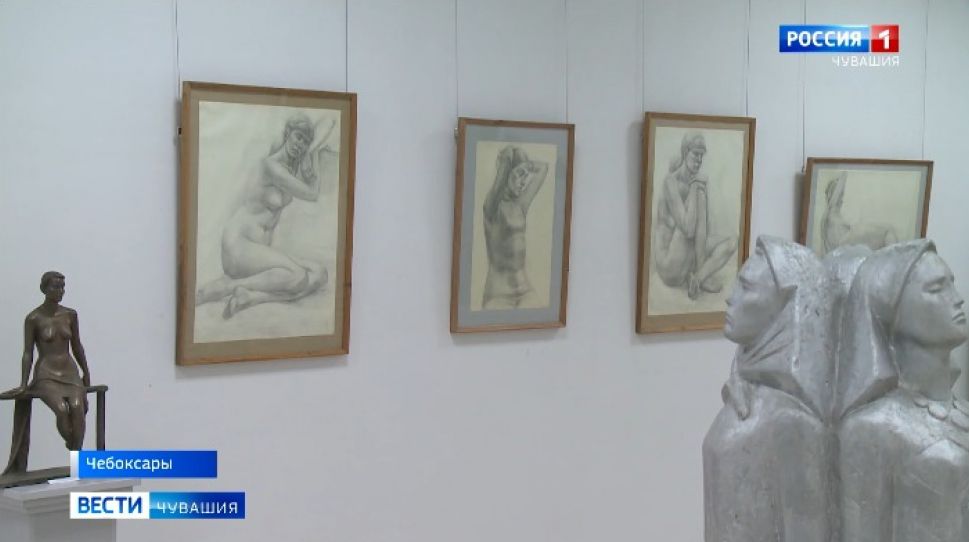 "Любимые, милые, вечные": в Чебоксарах открылась выставка художника Владислава Зотикова