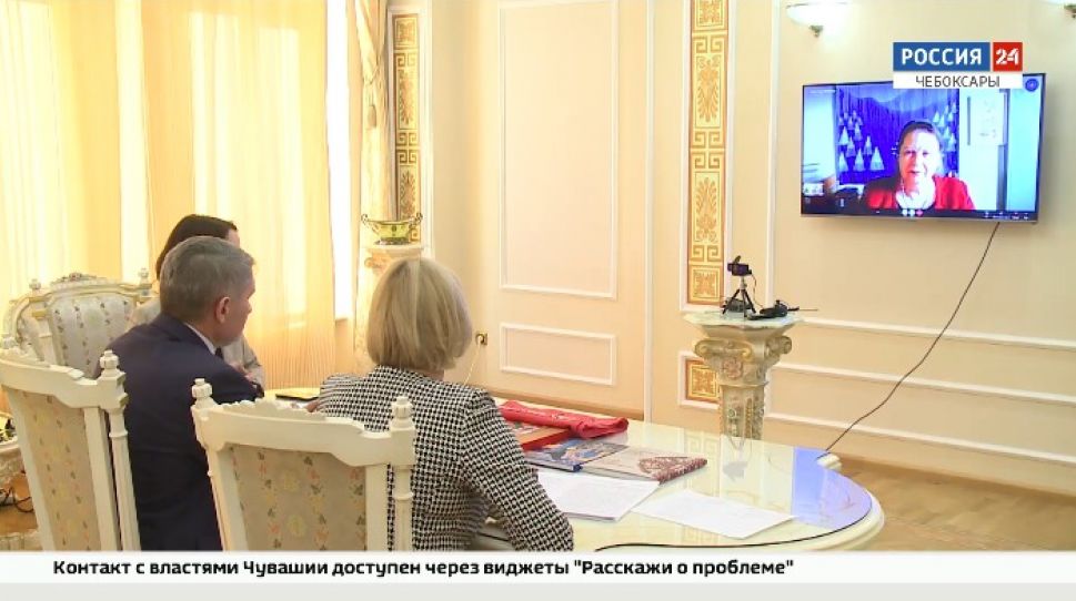 Глава Чувашии обсудил с мастером из Великобритании создание Школы вышивки