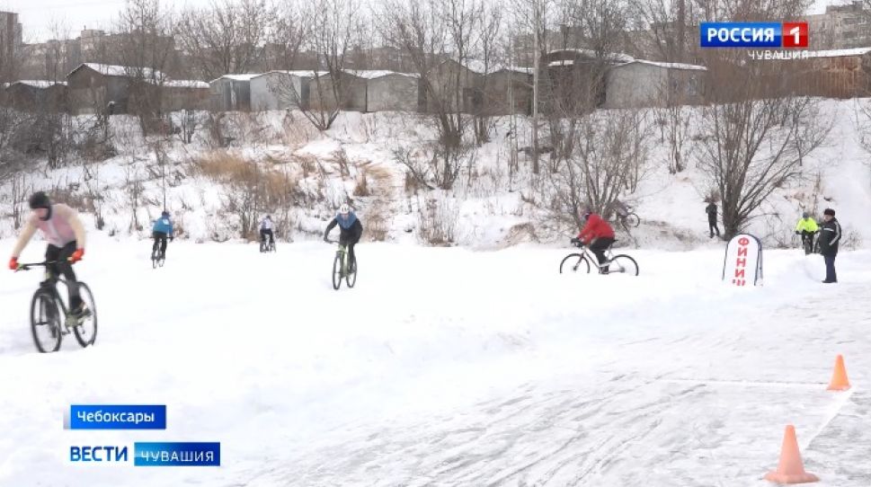 В Чебоксарах на катке «Сувары» прошла кросс-кантрийная гонка 