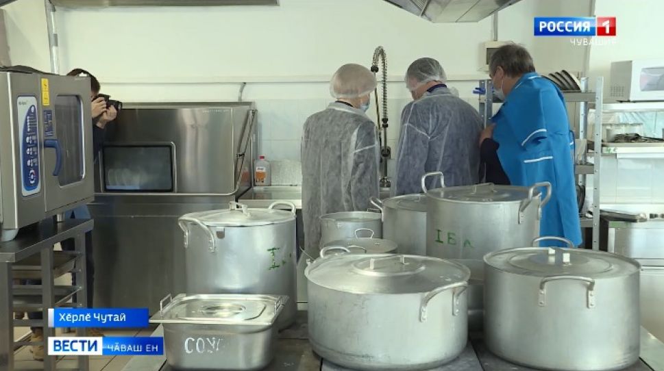 Вӗренӳ министерстви шкулти столовӑйсен ӗҫне асӑрхасах тӑрать 