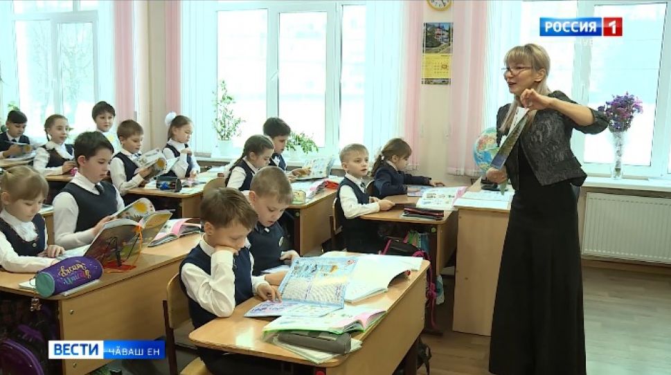 Унӑн урокӗсене ачасем чӑтӑмсӑр кӗтеҫҫӗ