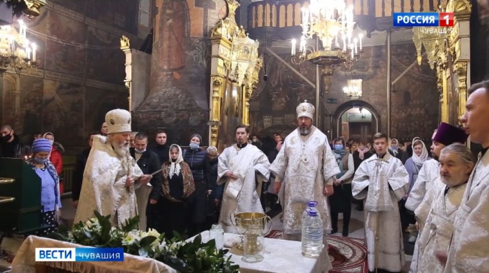 В православных храмах Чувашии прошли торжественные богослужения в честь Крещения Господня