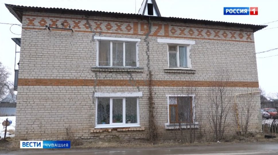 В Ядрине разваливается дом. ГКЧС: ситуация не критична