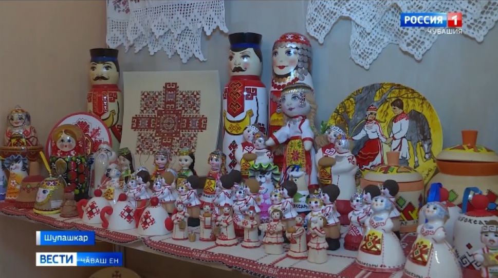 Чӑваш Енри 6 маҫтӑр Атӑл тӑрӑхӗнчи ал ӗҫӗсен тата сувенирсен ярмӑрккине хутшӑнать