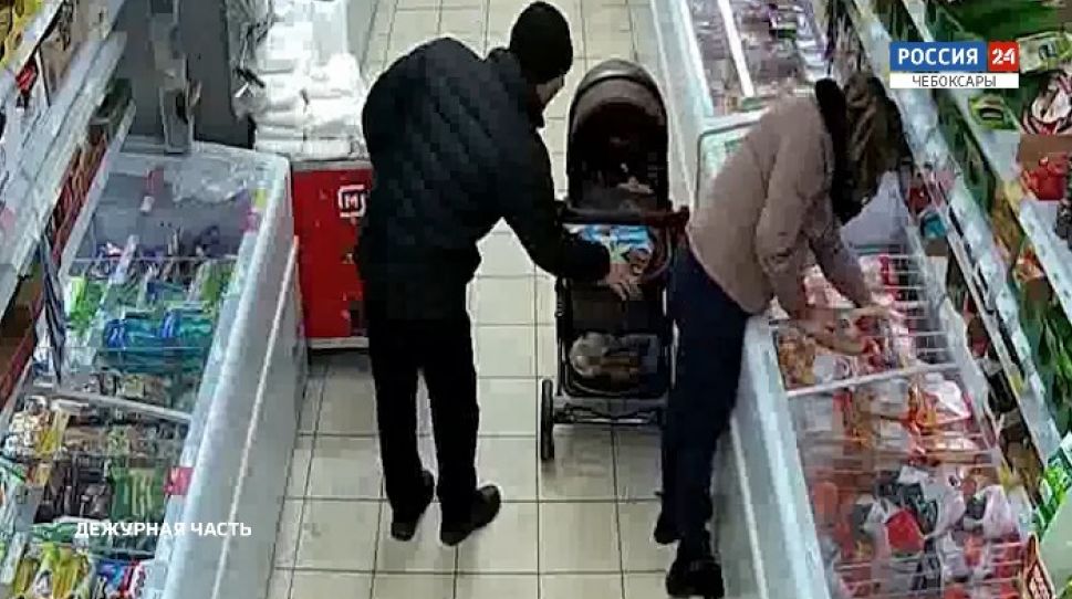 44-летний чебоксарец в супермаркете украл телефон у молодой мамы 