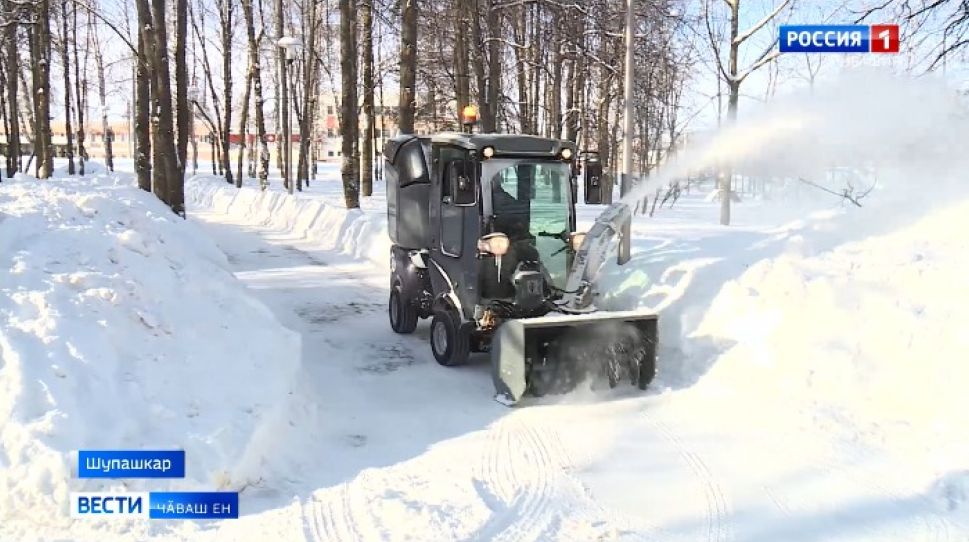 Хӗлле юр тасатаҫҫӗ, ҫулла ҫулсене шӑлса тирпейлеҫҫӗ 