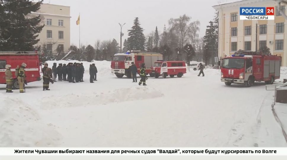 В ДК Ухсая сотрудники МЧС провели пожарные учения