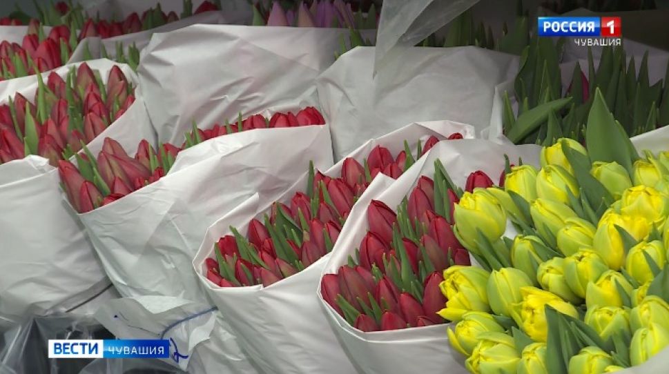 Сотрудники Цивильской теплицы рассказали о лучшем подарке к Женскому дню