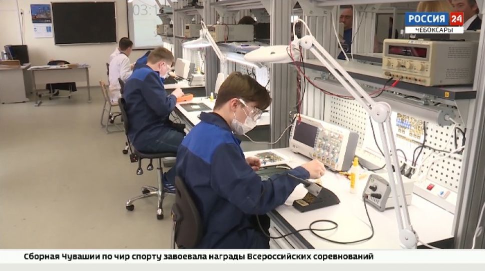 В столичной гимназии №5 открыли радиотехнический кластер