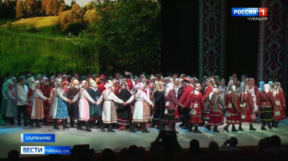 Трактор тӑвакансен культура керменӗнче "Чӑваш ахах-мерченӗ" ятпа халӑх пултарулӑхӗн фестивалӗ иртрӗ