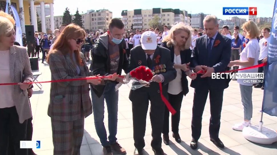 На Красной площади открылась фотовыставка, посвященная подвигу строителей оборонительных рубежей