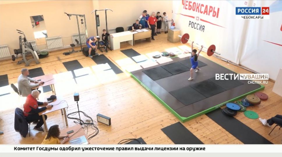 Тяжелоатлеты Чувашии в возрасте до 23 лет разыграли награды первенства республики