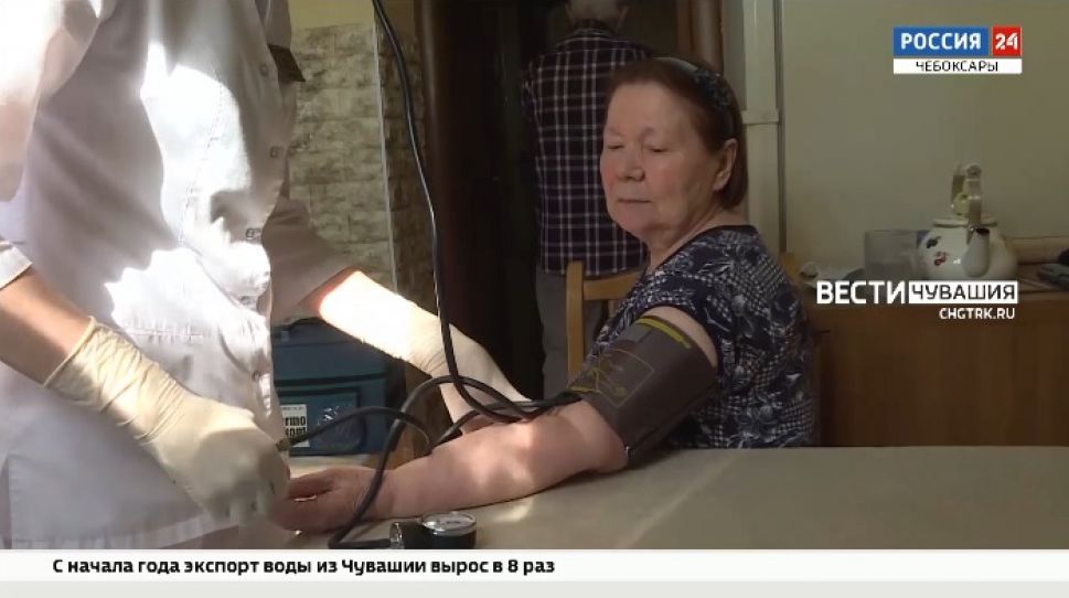 В Чувашии на дому вакцинацию от COVID-19 проводят с соблюдением всех эпидтребований