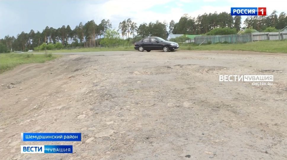 В Шемуршинском районе до сих пор не начался ямочный ремонт