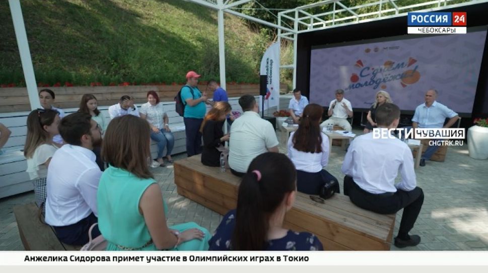 «Диалог на равных» провел Олег Николаев с активной молодежью Чувашии