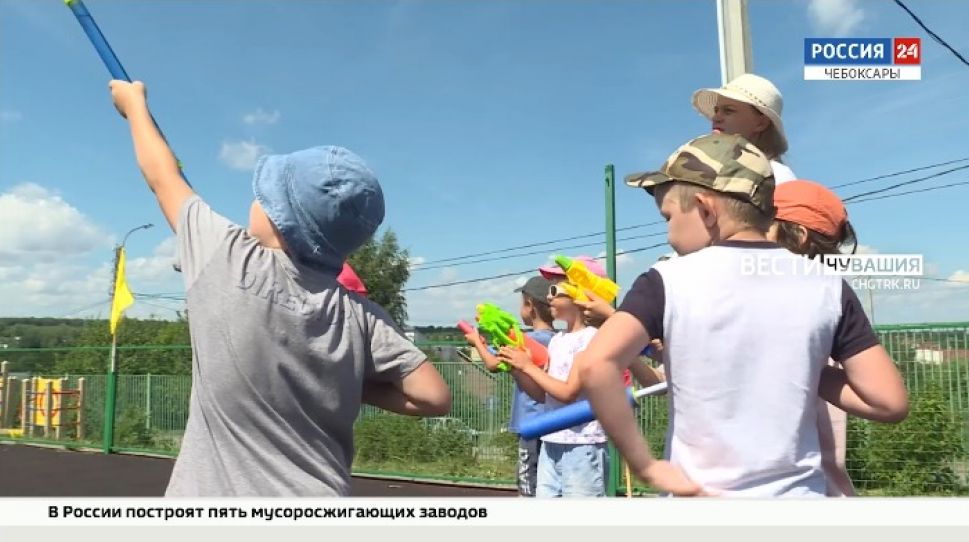 Медики рассказали, как обезопасить детей от палящего солнца