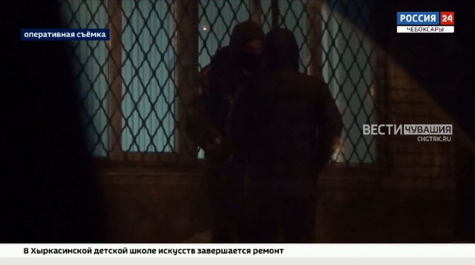 В Чебоксарах бывшего подполковника полиции обвиняют в кражах и взяточничестве