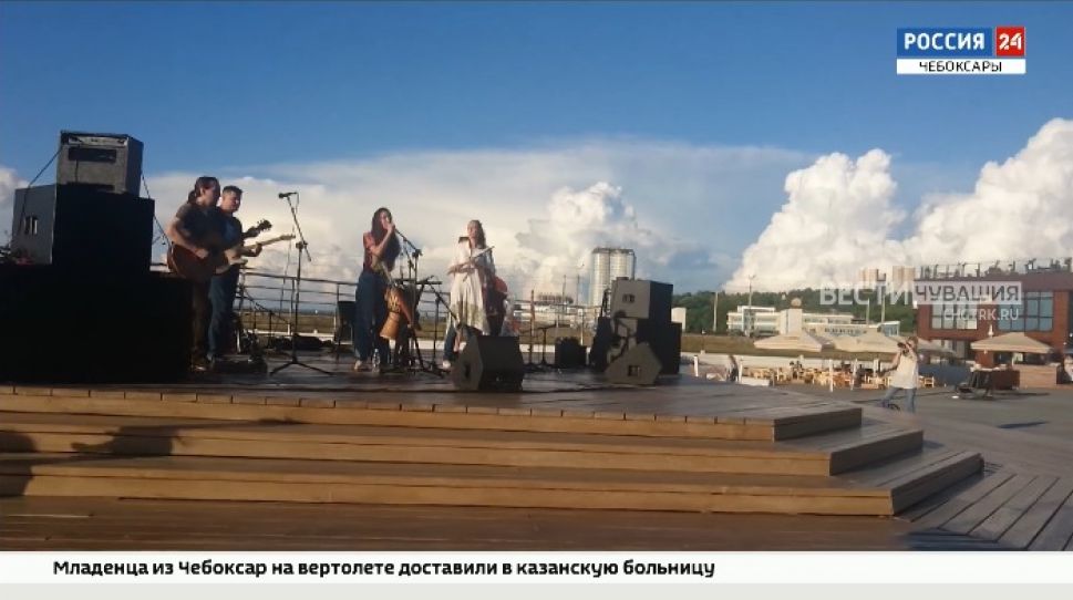 В Чебоксарах на Красной площади и Московской набережной работает проект "Лето в городе"
