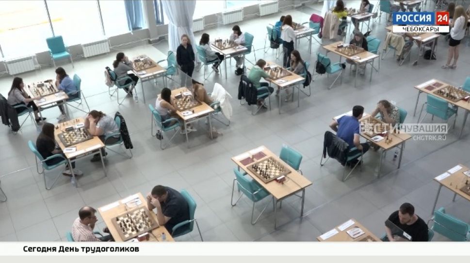 В Чебоксарах чемпионат России по шахматам в высшей лиге вышел на финишную прямую