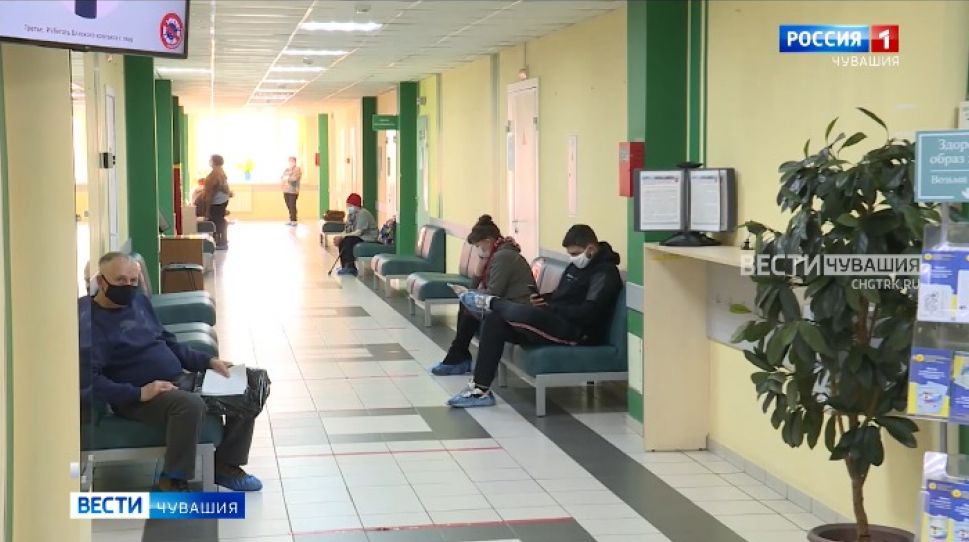 Глава Чувашии призвал максимально упростить процедуру вакцинации от коронавируса для людей старше 60 лет