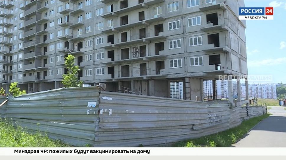 В Чебоксарах жители жалуются на недострой, привлекающий подростков-экстремалов