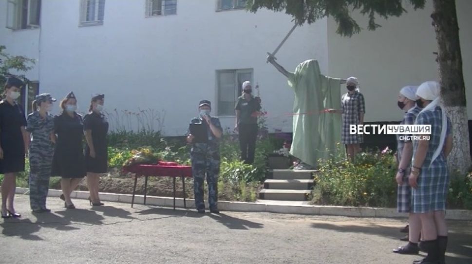 В чувашской колонии открыли скульптуры «Родина – мать зовет»