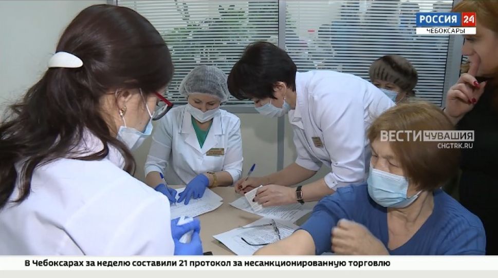 Медорганизации Чувашии разработают дорожную карту по вакцинации пожилых людей