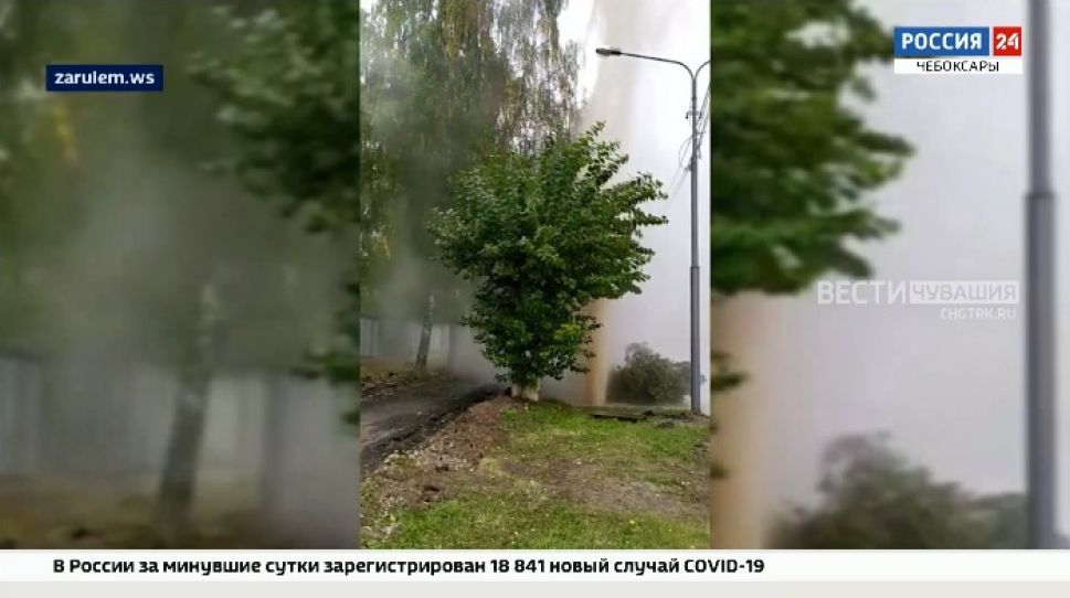 В Чебоксарах из-за прорыва трубы 2 медучреждения остались без тепла и горячей воды