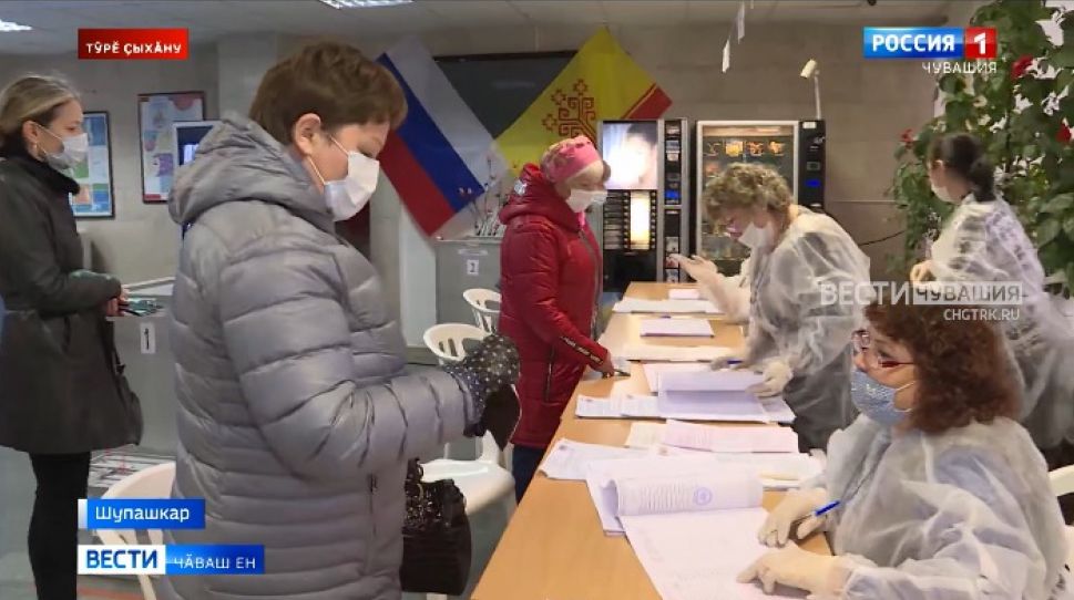 Республикӑра паян 8 сехетре пур суйлав участокӗ уҫӑлнӑ  